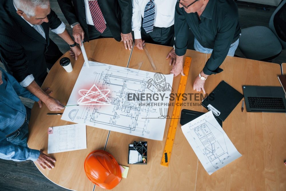 обсуждение проектной документации за столом
