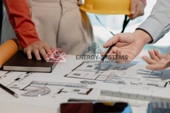 Совместный проект: Инженеры и архитекторы обсуждают системы жизнеобеспечения