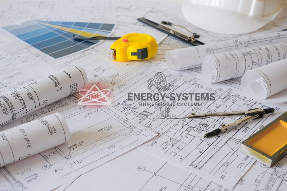 чертежи документации на столе работа над проектом
