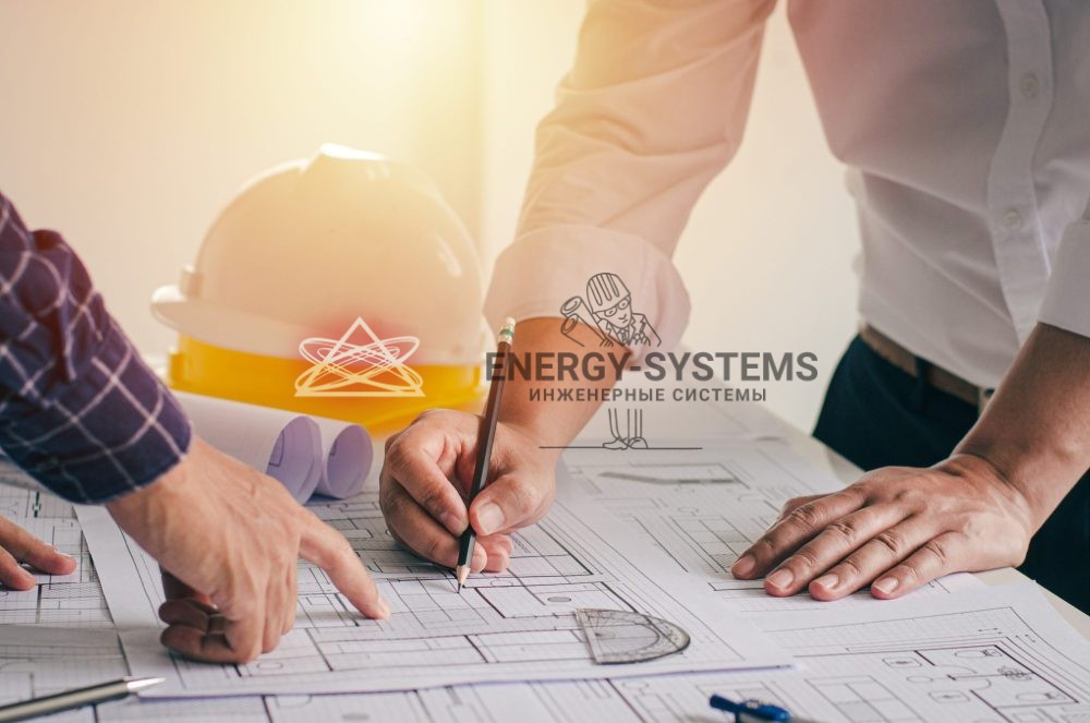 двое мужчина дорабатывают проект