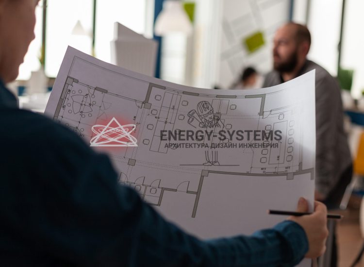 мужчина изучает проект крупный план