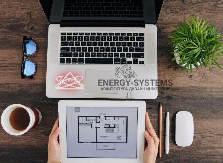 Проектировщик за работой в офисе