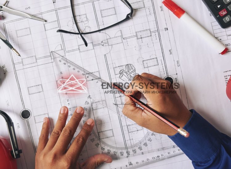 Схемы и чертежи на рабочем столе проектировщика