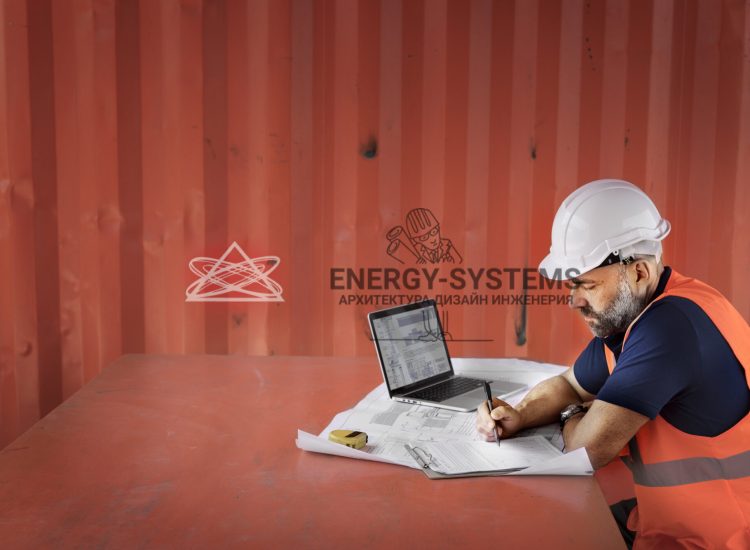 мужчина разрабатывает проект на ноутбуке