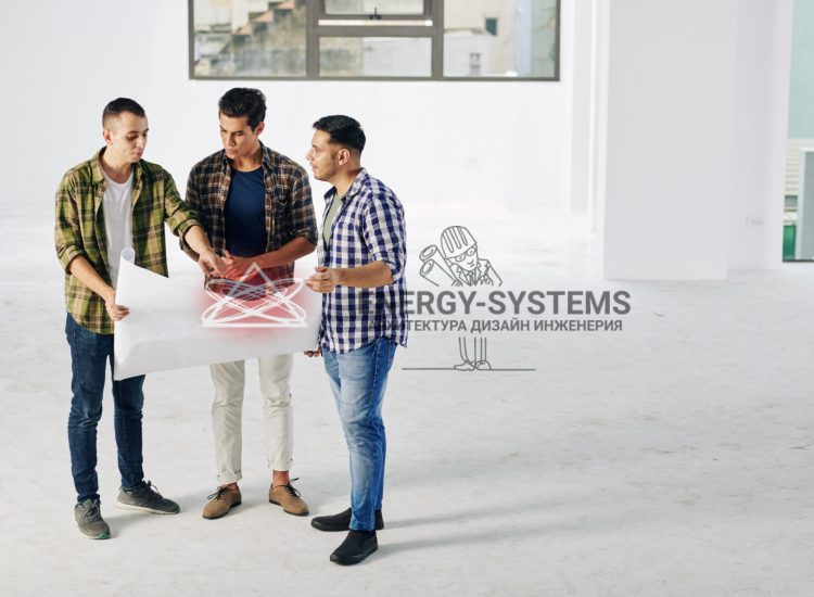 группа инженеров обсуждает проект