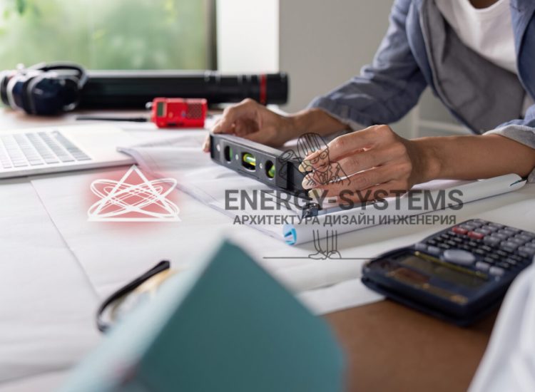 работа над проектной документацией на столе